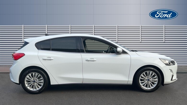 Ford Focus 1.0 EcoBoost Hybrid mHEV 125 Titanium Edition 5dr Petrol Hatchback